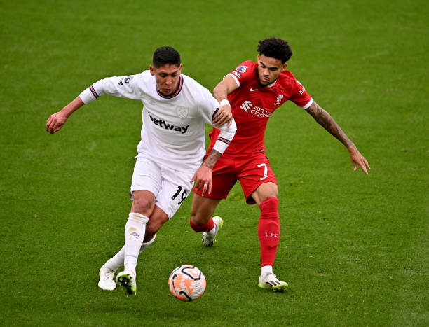 场上稳占一 场上稳占一